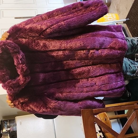 Faux fur purple 3\4 length coat - Picture 1 of 8